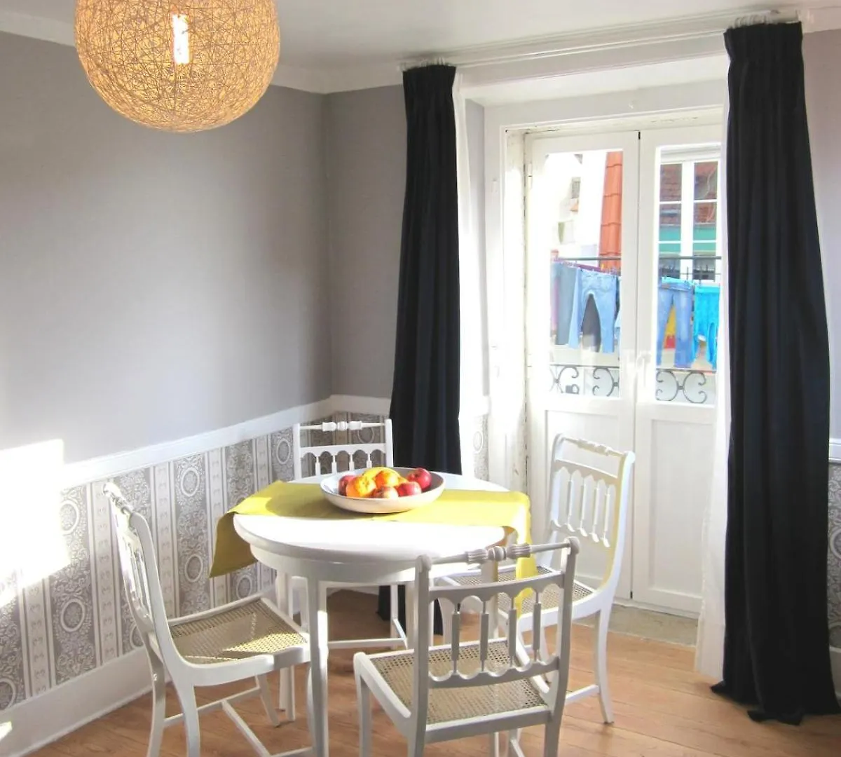Lisbon Sant'Ana Restelo 1Br Terrace Apartment