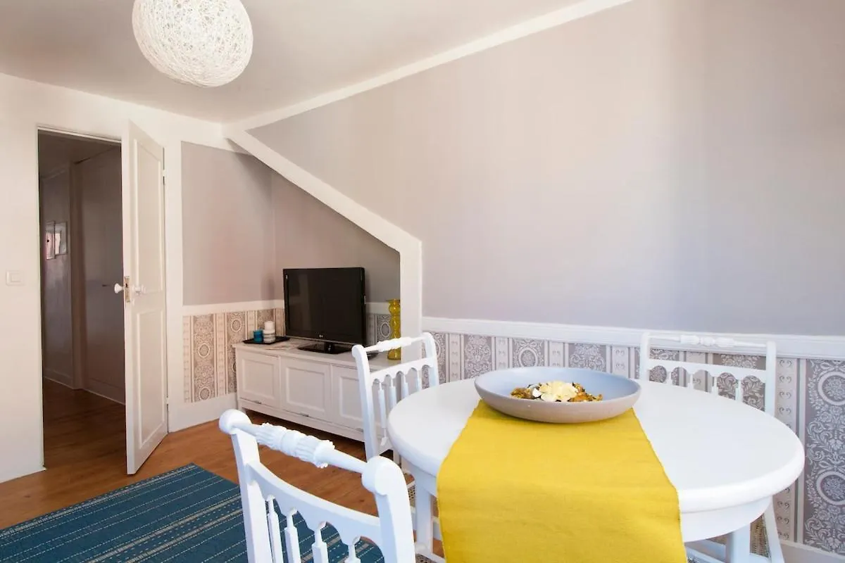 Apartment Lisbon Sant'Ana Restelo 1Br Terrace
