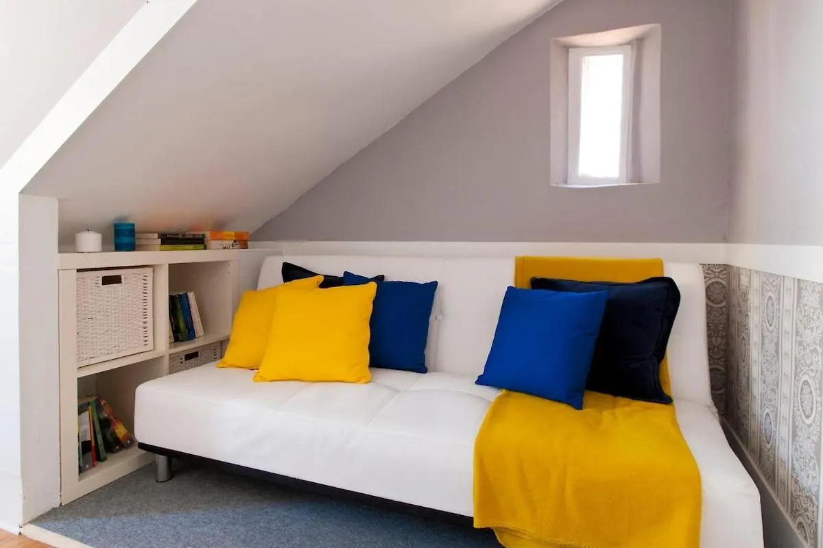Lisbon Sant'Ana Restelo 1Br Terrace Apartment